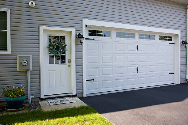 24/7 Emergency Garage Door Roller Replacement experts in Kenbridge, VA